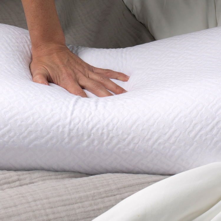 Brookstone Classic Comfort Memory Foam Pillow