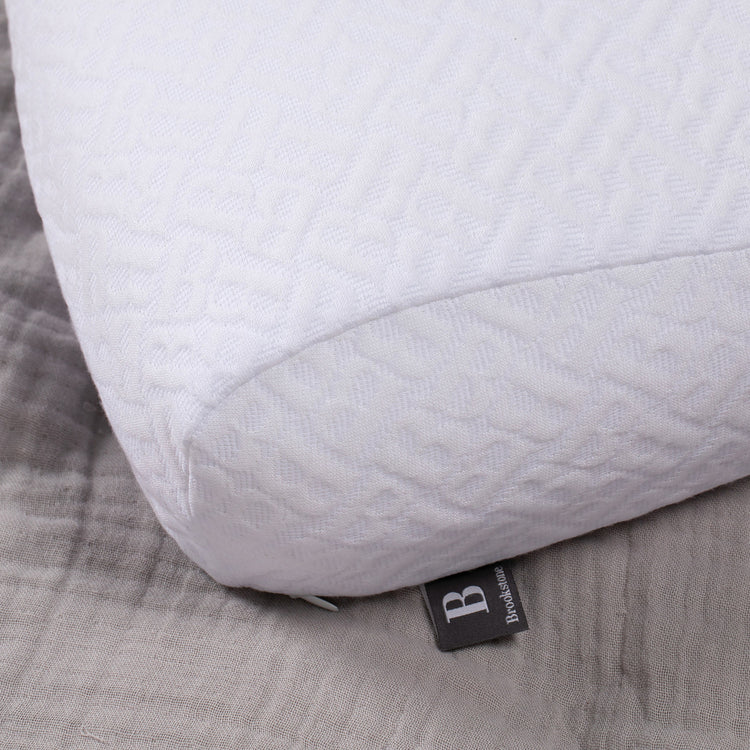 Brookstone Classic Comfort Memory Foam Pillow