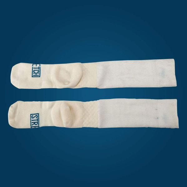 2 Pairs Brookstone Women's Super Soft & Warm Travel Crew Socks